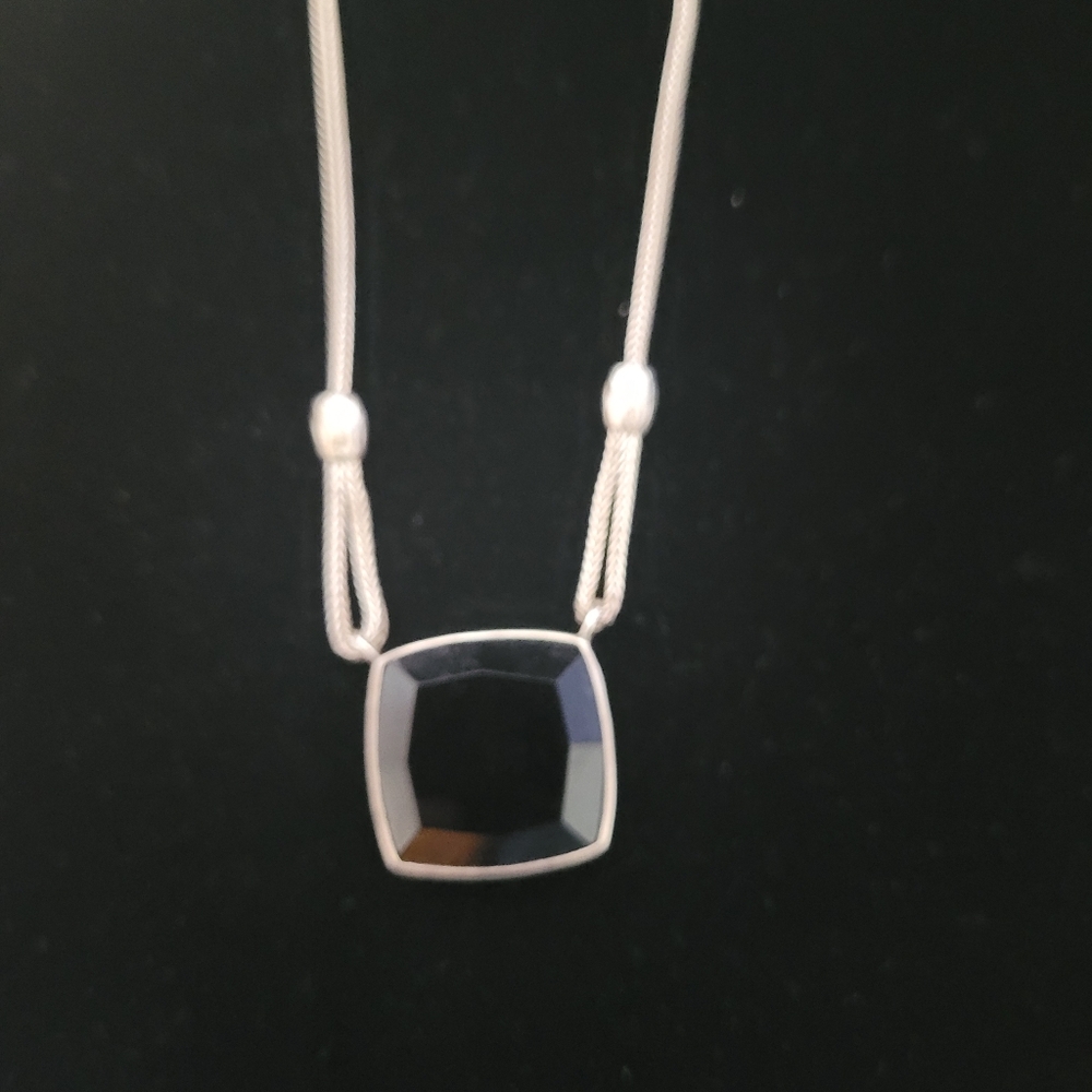 Reversible necklace - Picture 2 of 3